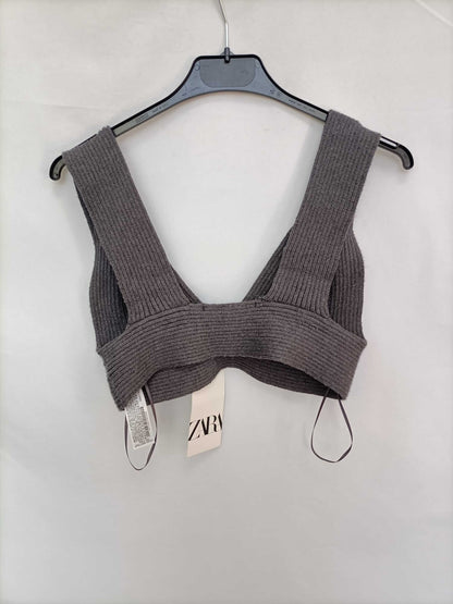 ZARA. Croptop punto gris T.l