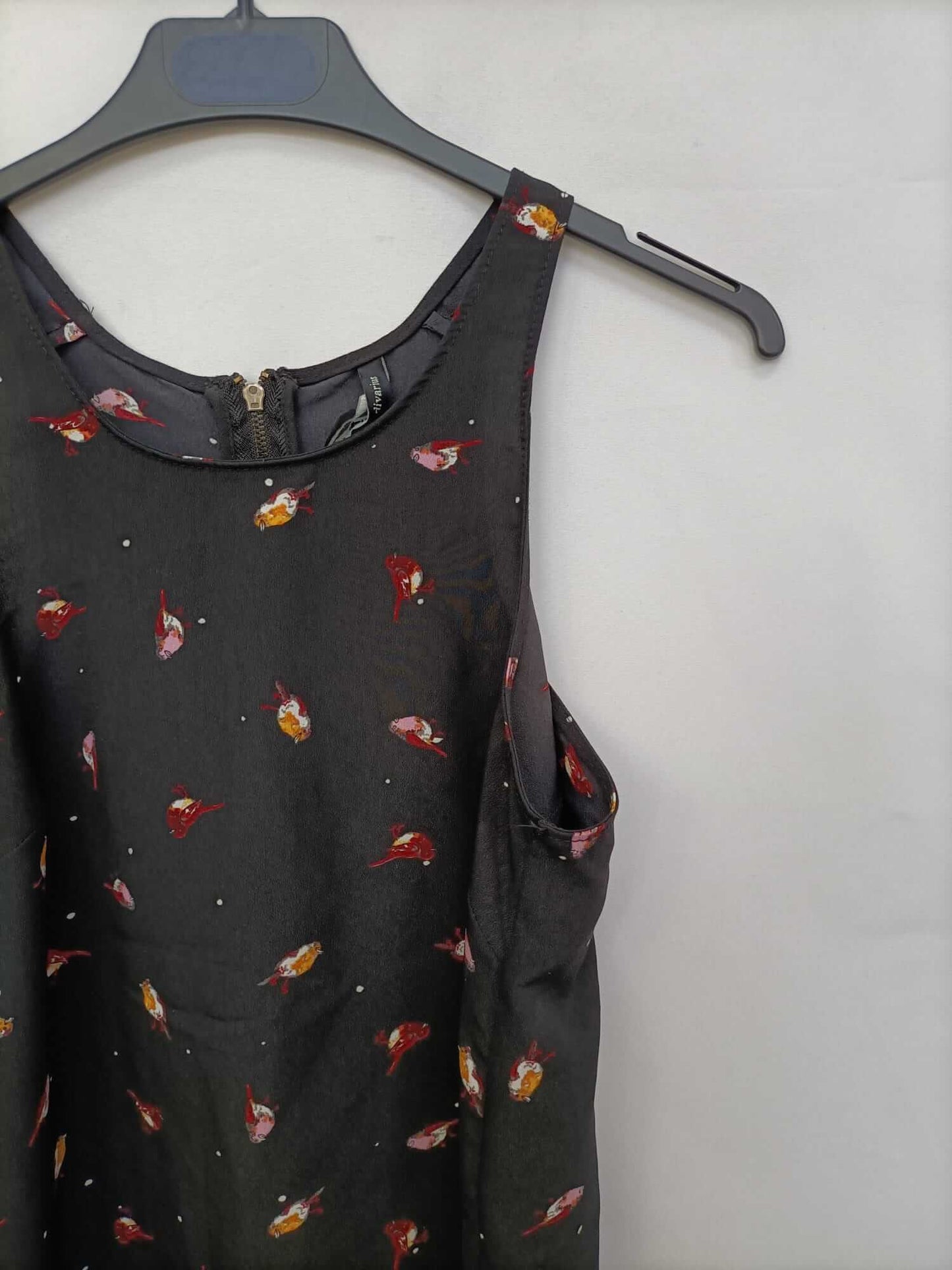 STRADIVARIUS. Top negro pájaros T.s