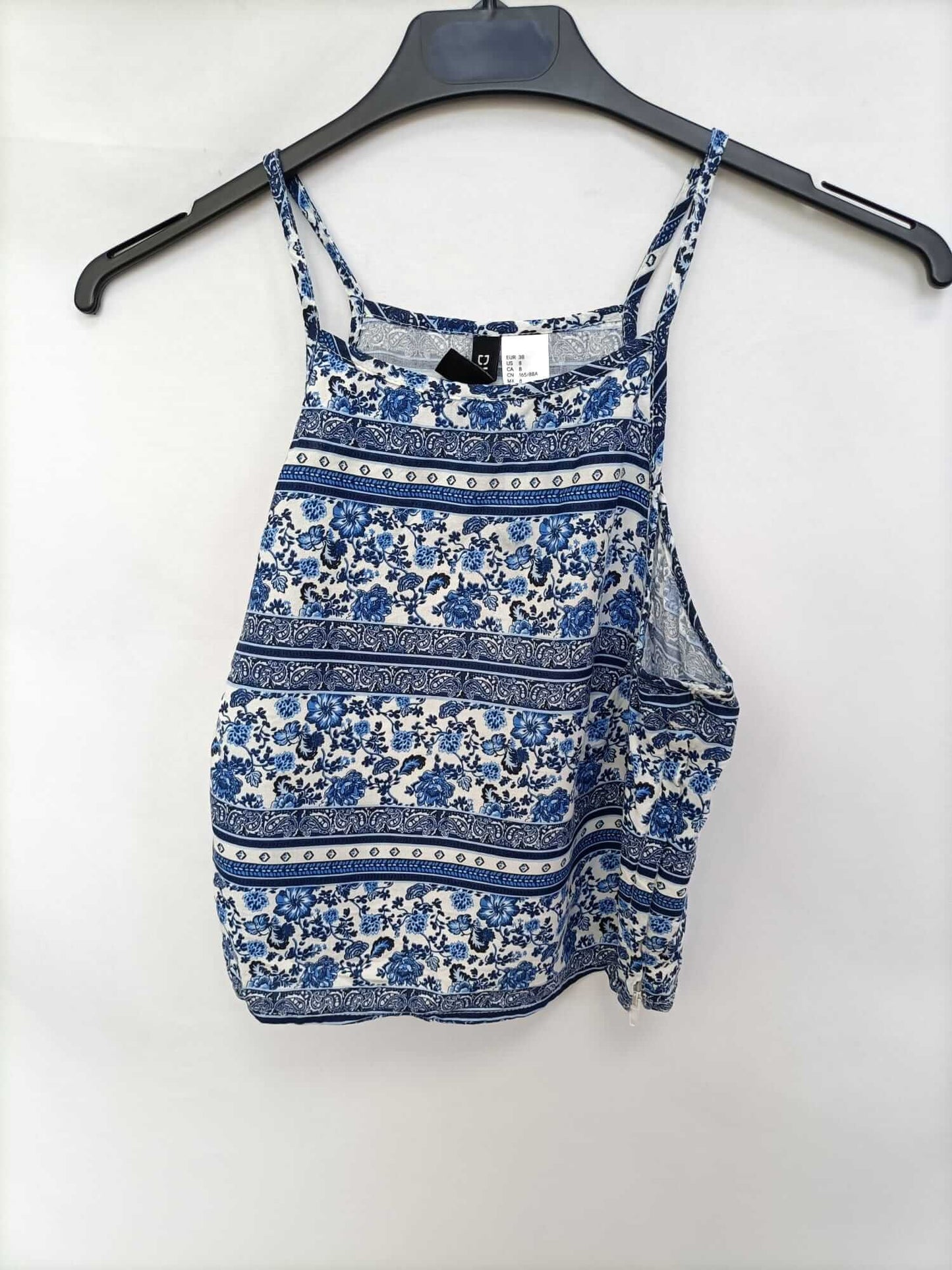 H&M. Croptop flores azules T.38