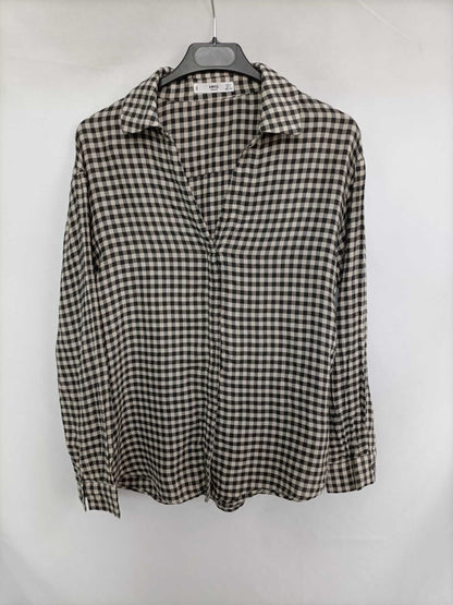 MANGO. Beige and black gingham blouse Ts