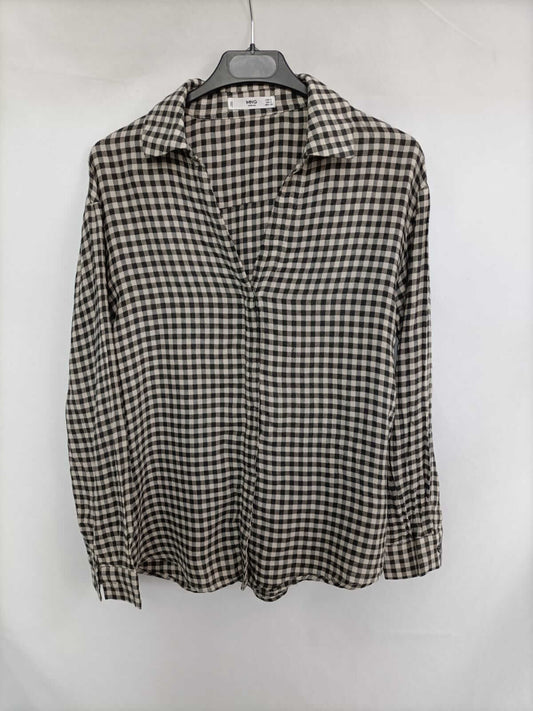 MANGO. Blusa de cuadros vichi beige y negro T.s