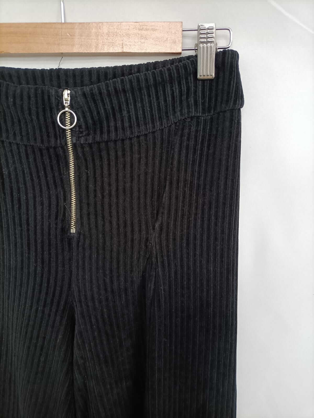 PULL&BEAR. Pantalón culotte pana T.m