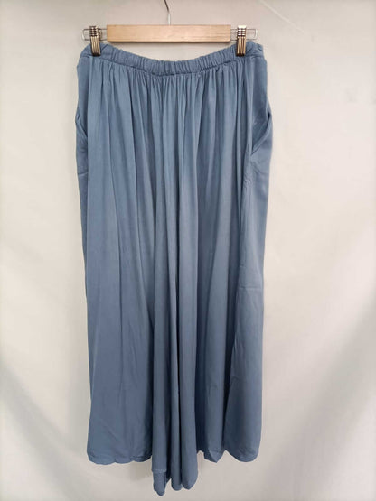 OTRAS. Pantalón culotte azul botones T.u (m/l)