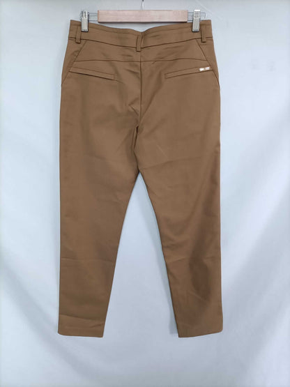 OTRAS. Pantalón chino camel T.m