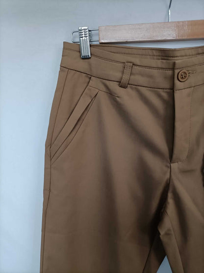 OTRAS. Pantalón chino camel T.m