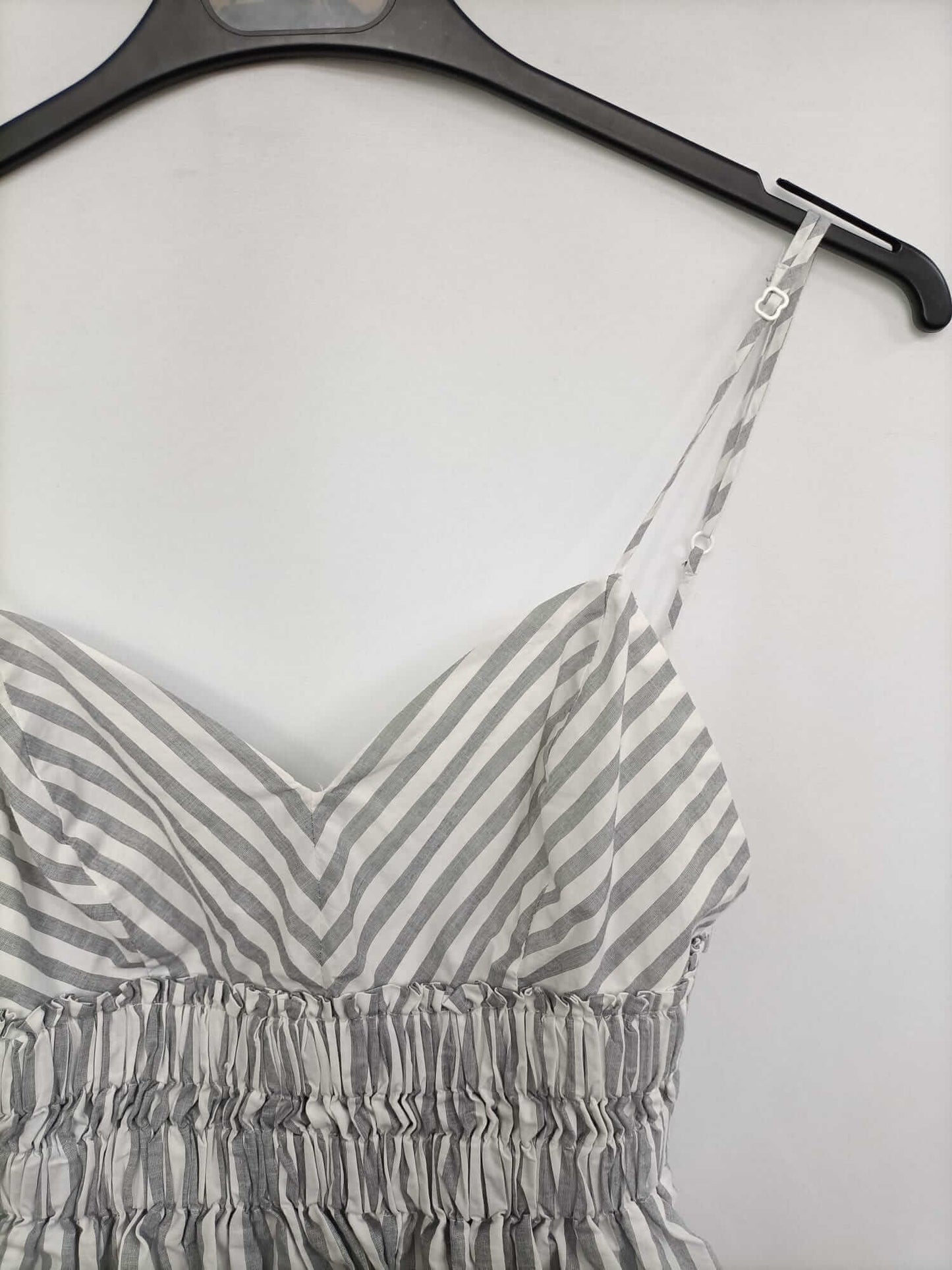 EXPRESS. Top rayas gris y blanco T.xs