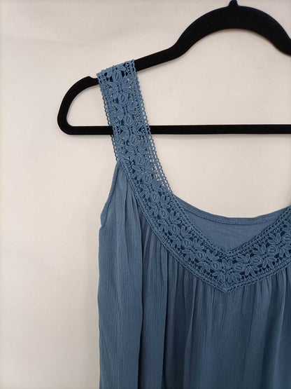 OTRAS. Top azulón encaje Tu (m/l)