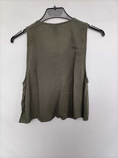 FOREVER21. Top verde cuerdas T.s