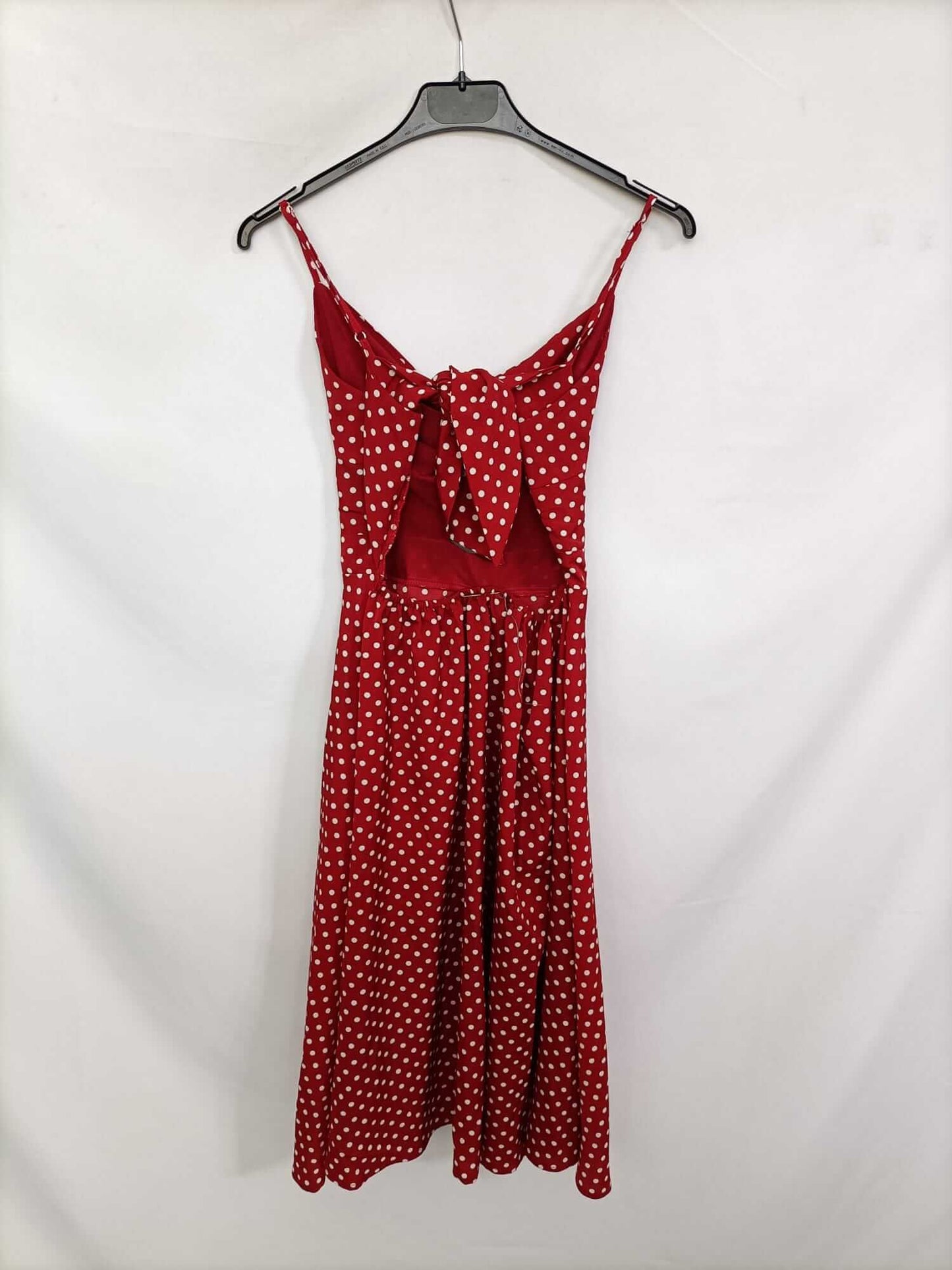 SHEIN. Vestido midi burdeos lunares T.s