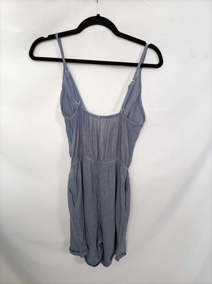 OTRAS. Mono gris plisado T.s