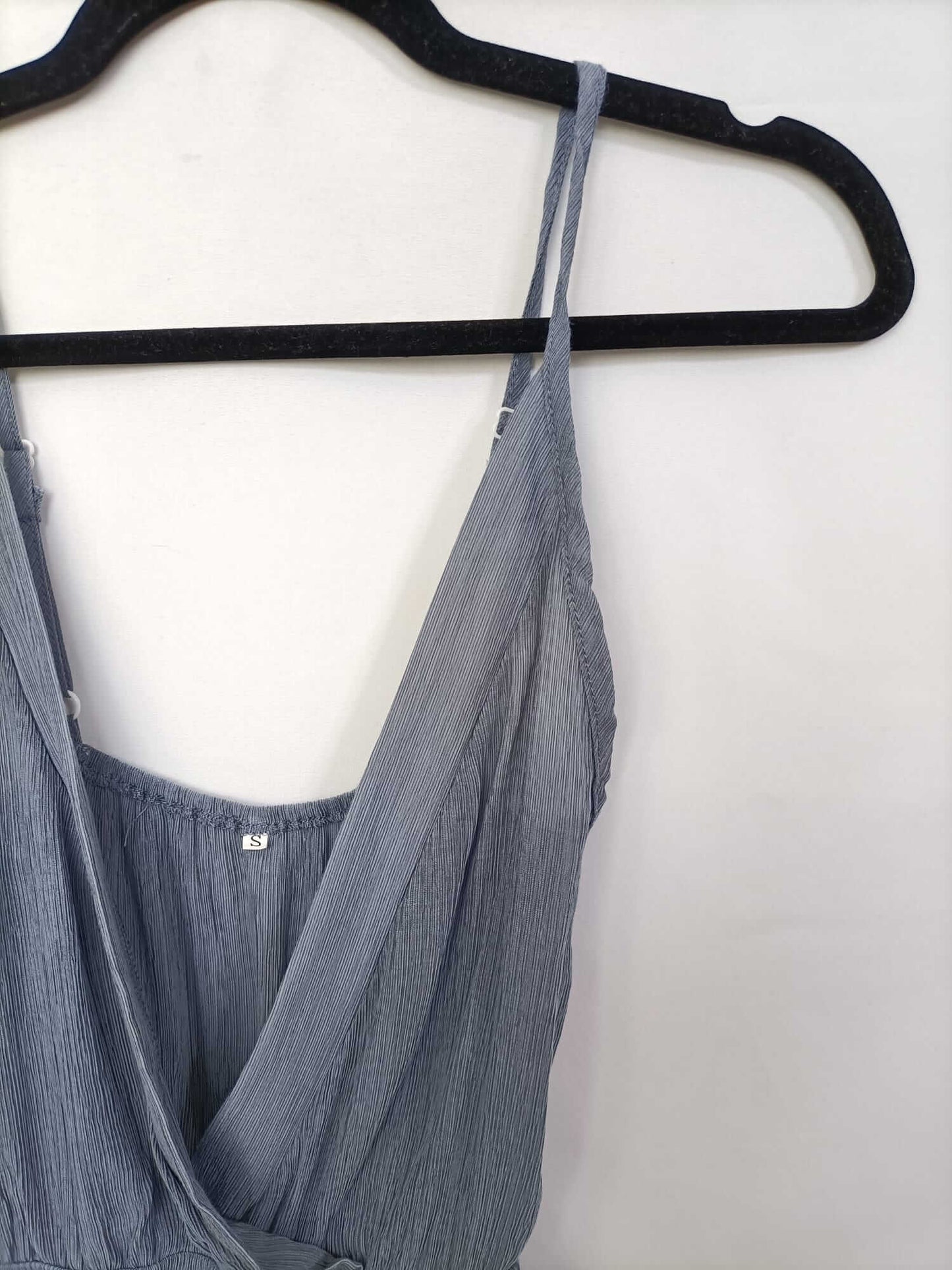 OTRAS. Mono gris plisado T.s