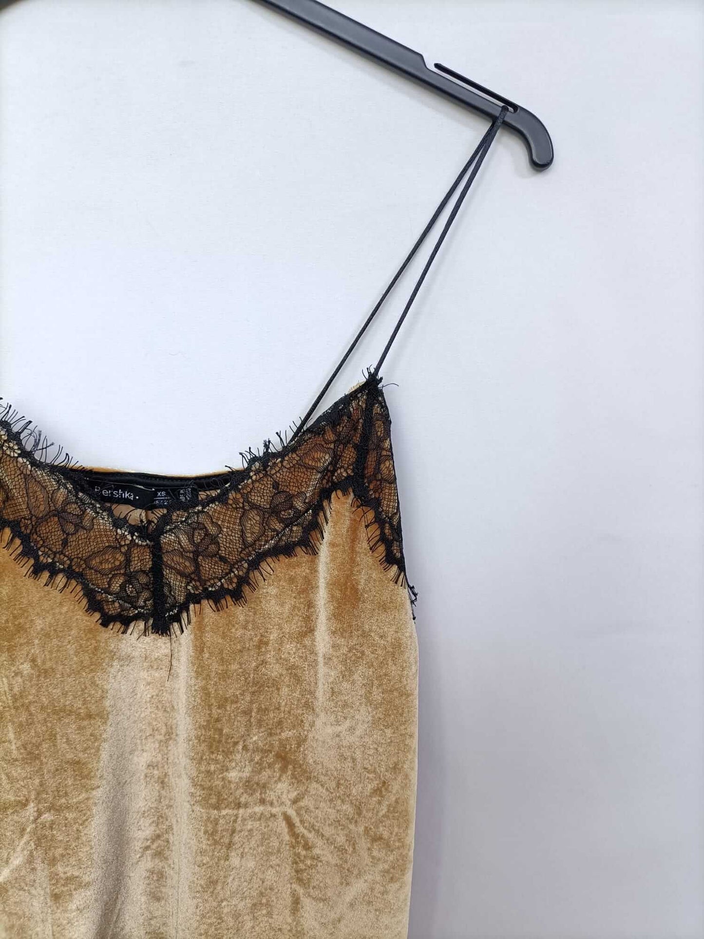 BERSHKA. Top terciopelo lencero T.xs
