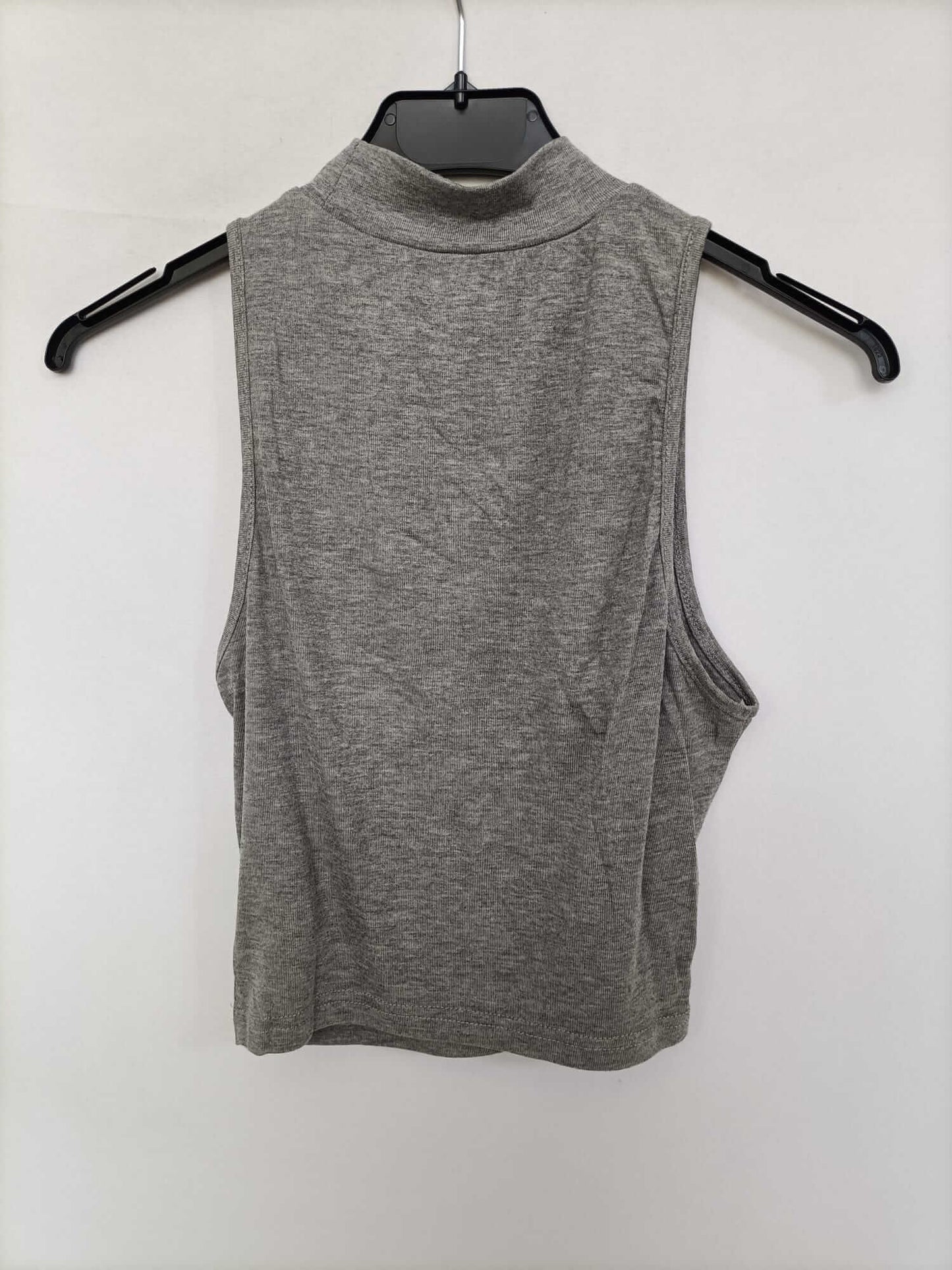 SHEIN. Top gris cuello perkins T.s