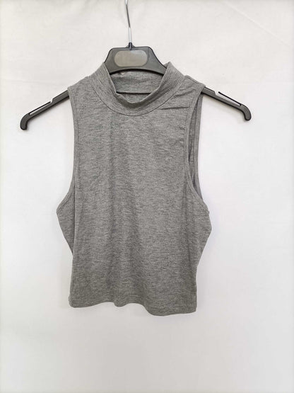SHEIN. Top gris cuello perkins T.s
