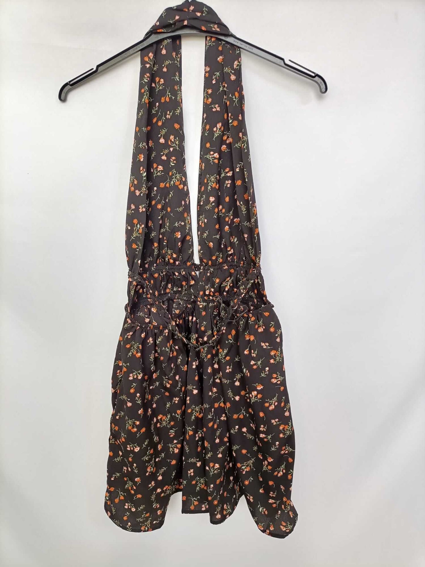 SHEIN. Mono negro flores T.s