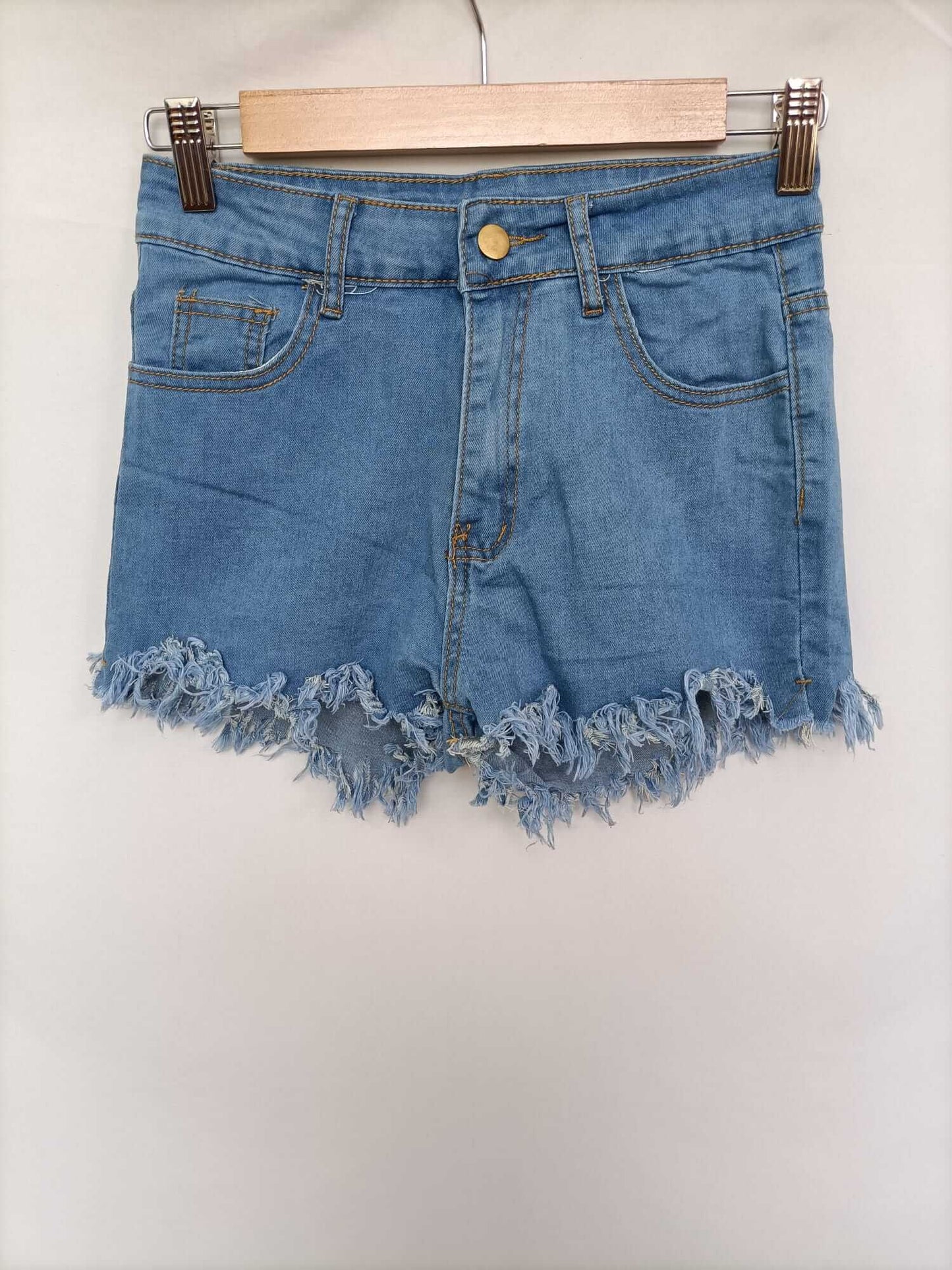 SHEIN. Shorts denim T.s