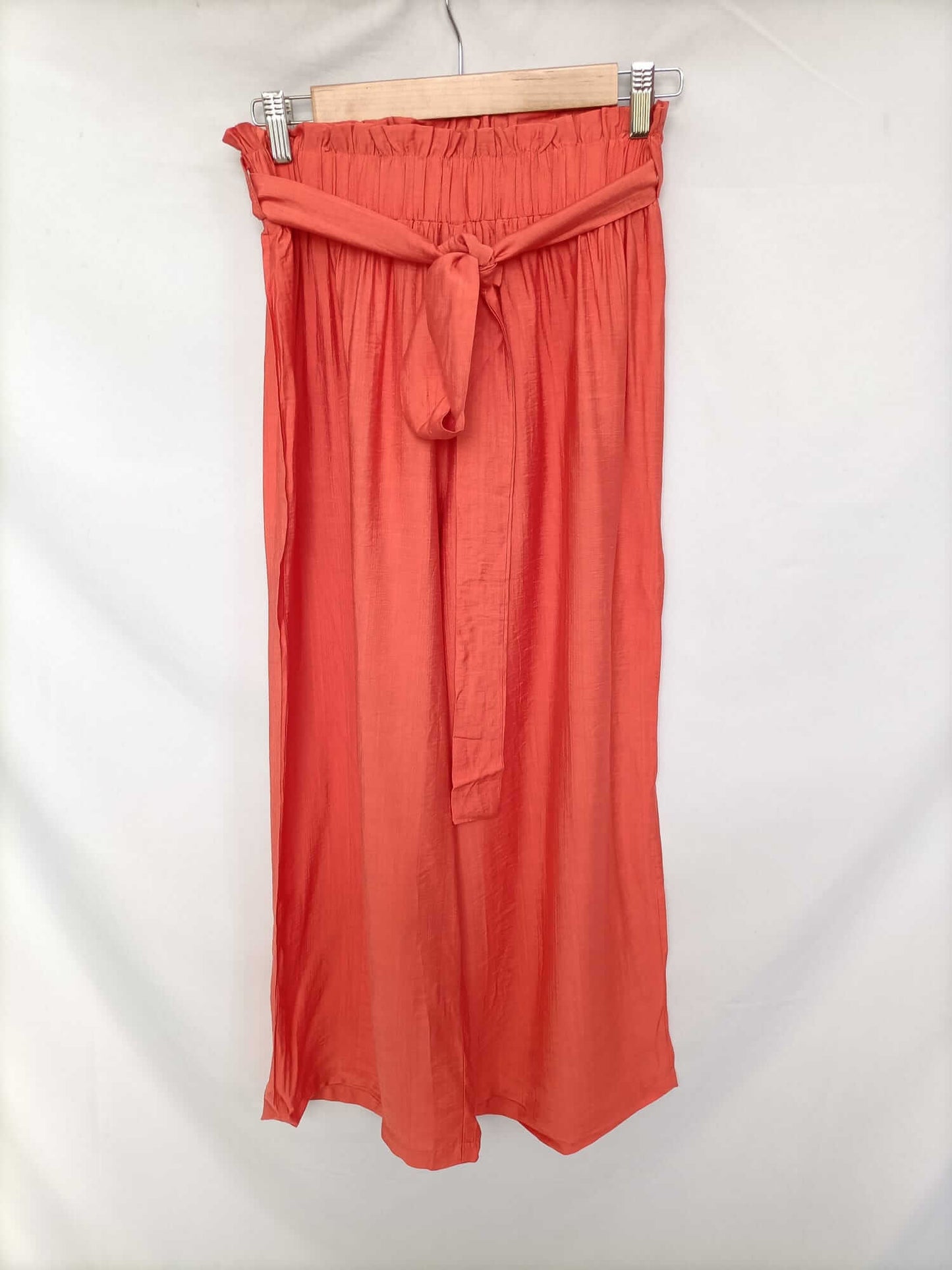 SHEIN. Pantalón culotte fluido coral T.s