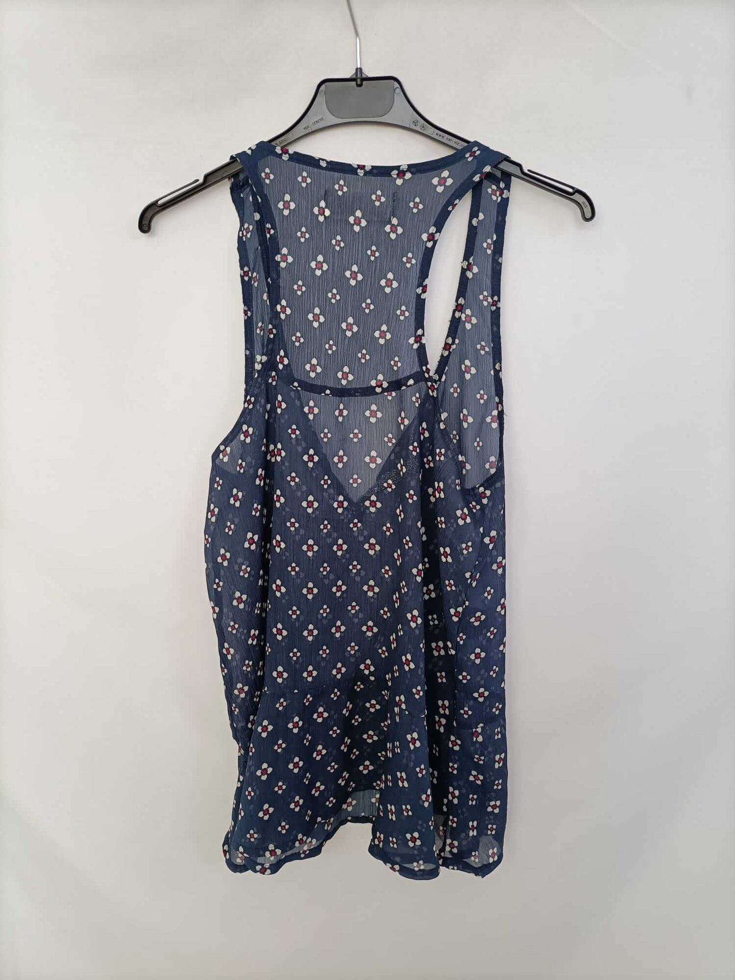 ABERCROMBIE&FICHT. Top azul flores T.m