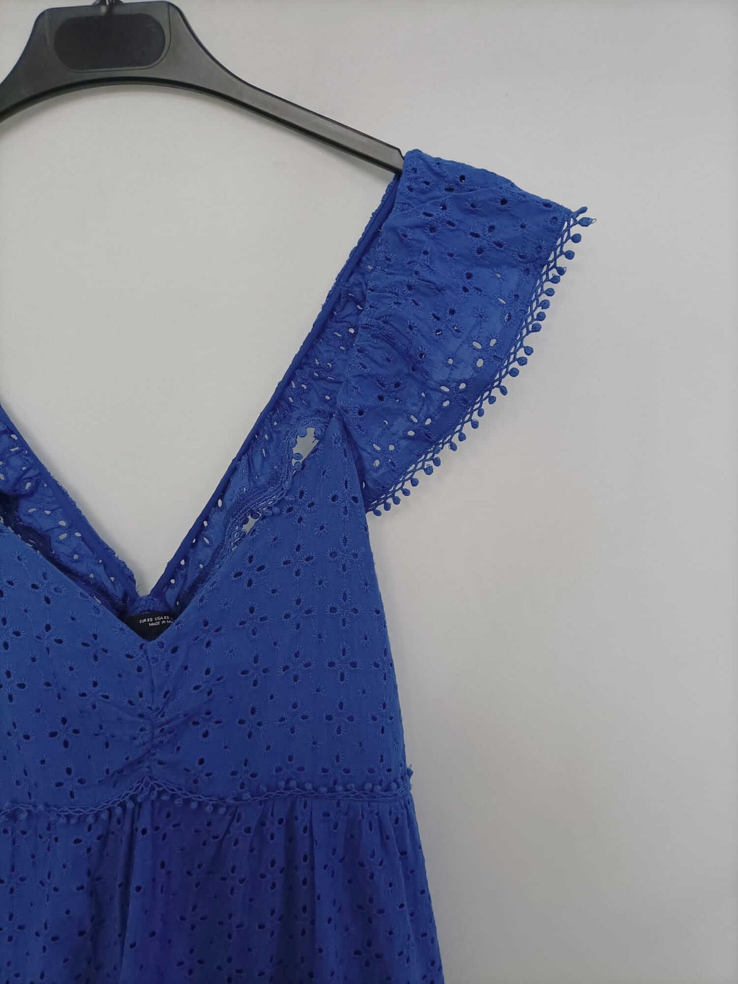 ZARA. Vestido midi troquelado T.xs