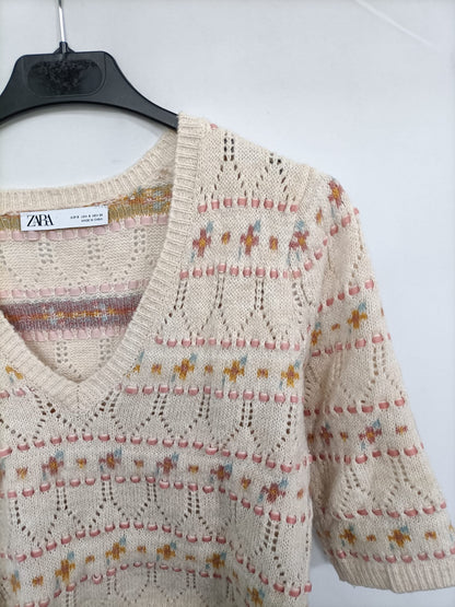 ZARA. Beige Ts printed sweater