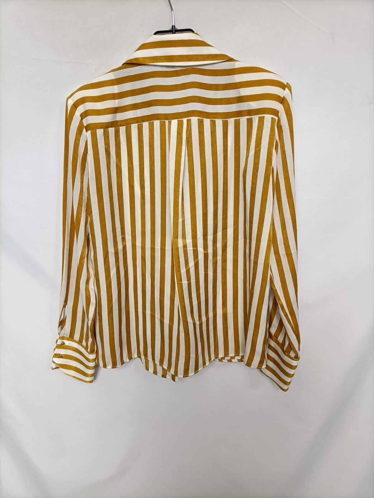 ZARA. Blusa de rayas y volante T.xs