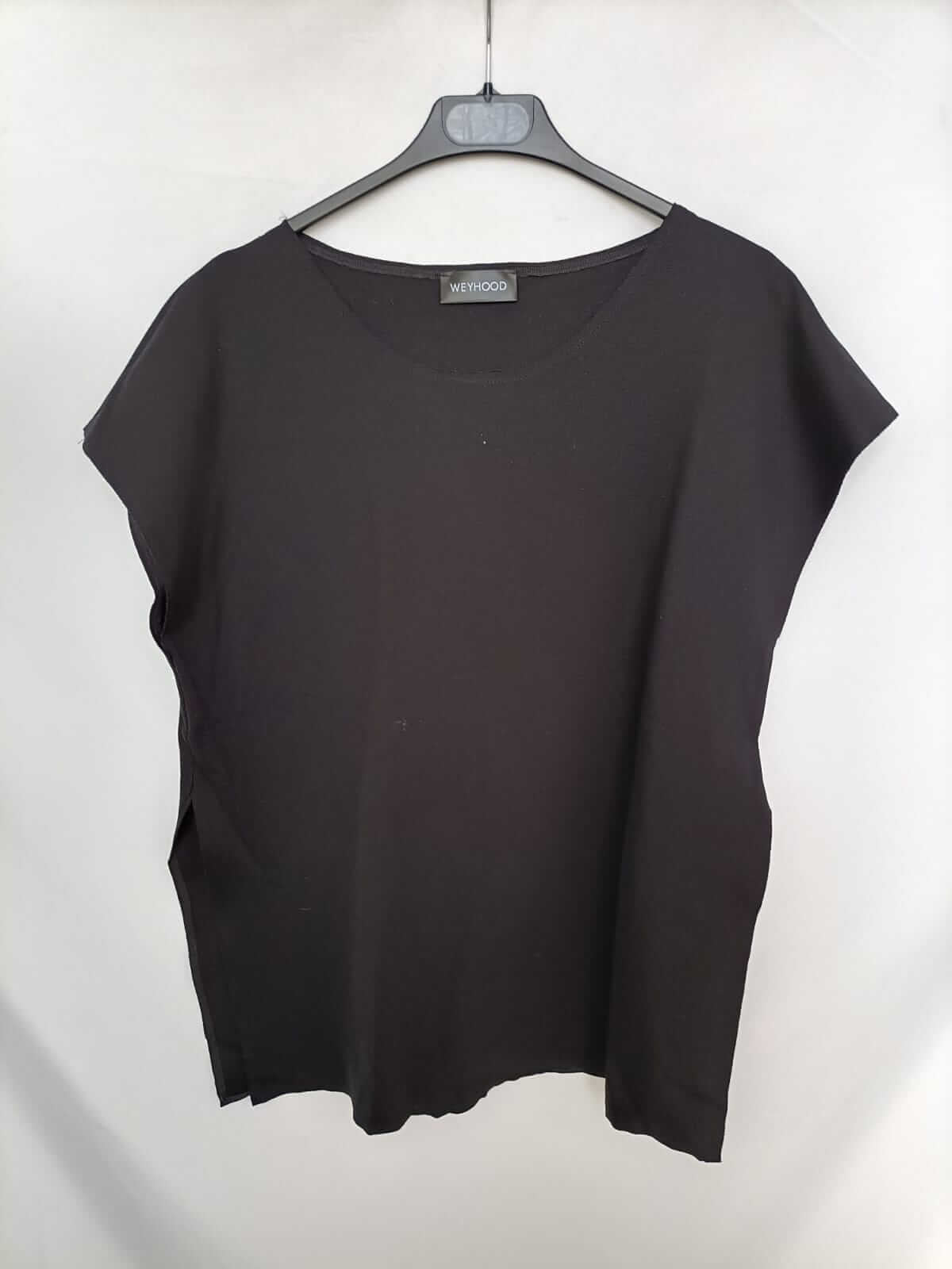 WEYHOOD. Camiseta negra oversized TU