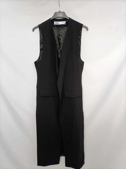 ZARA. Chaleco largo negro T.m