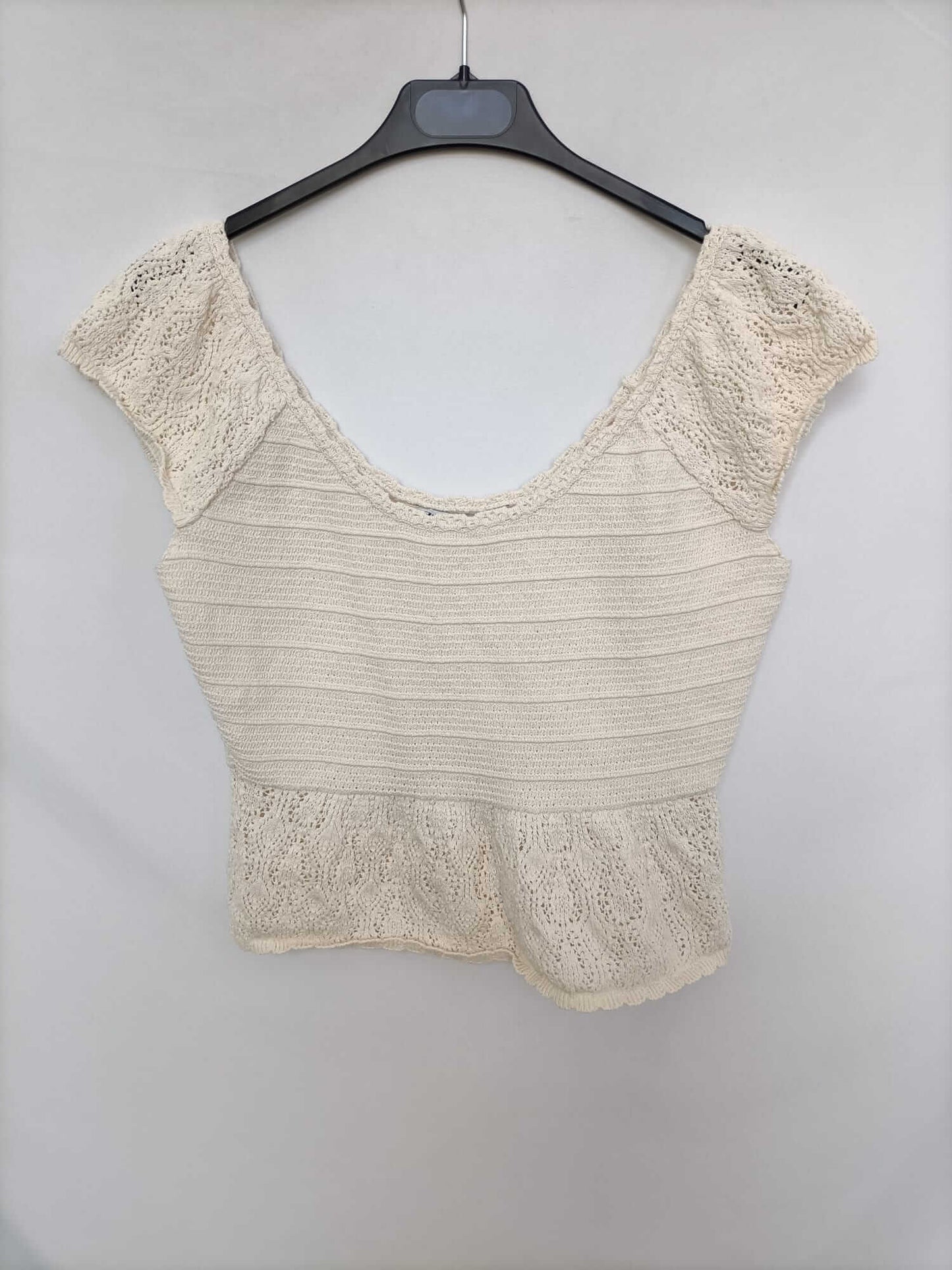 ZARA. Beige Ts knit top