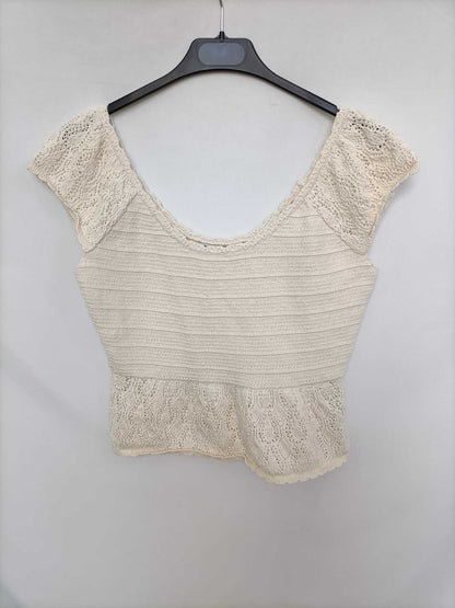 ZARA. Beige Ts knit top