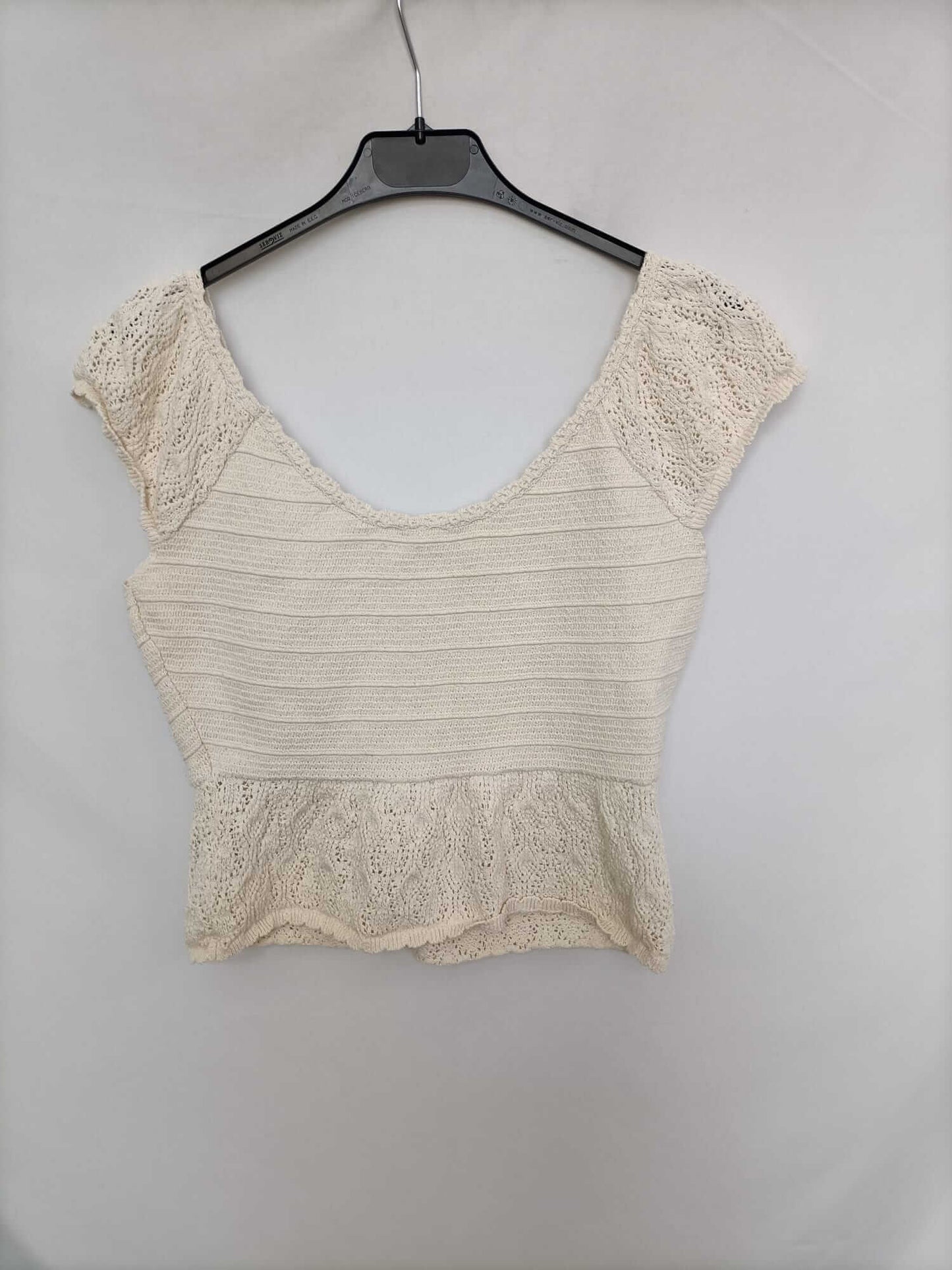 ZARA. Beige Ts knit top