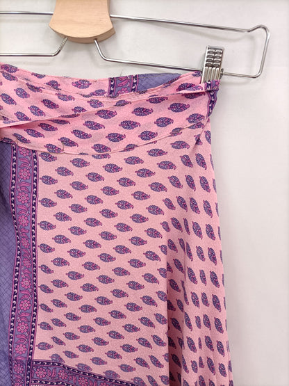 CON LUZ PROPIA.Falda midi seda vintage TU