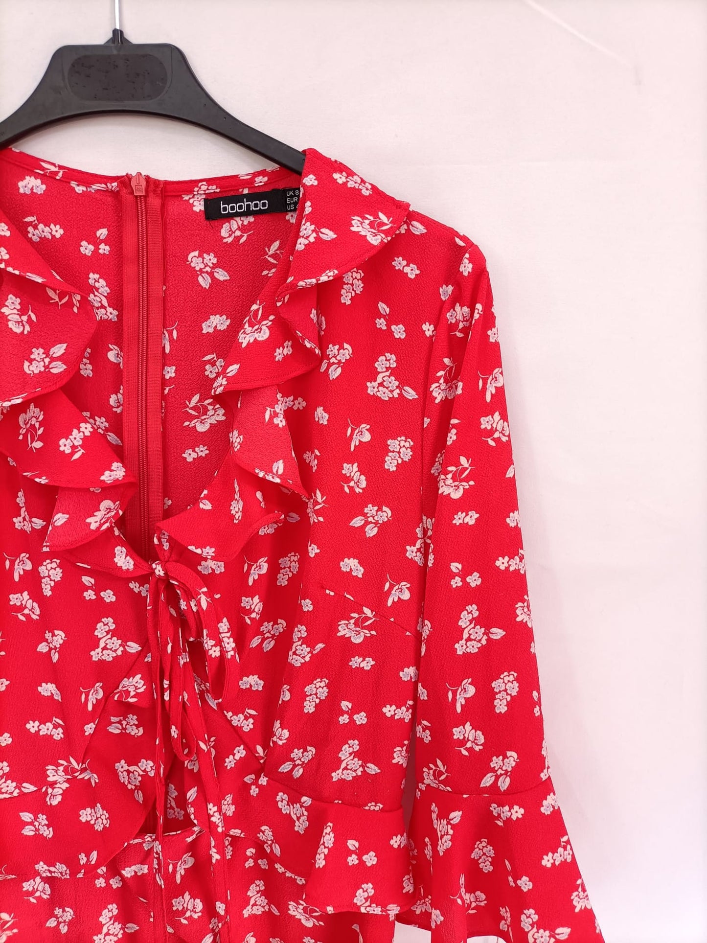 BOOHOO.Short red floral dress S.36