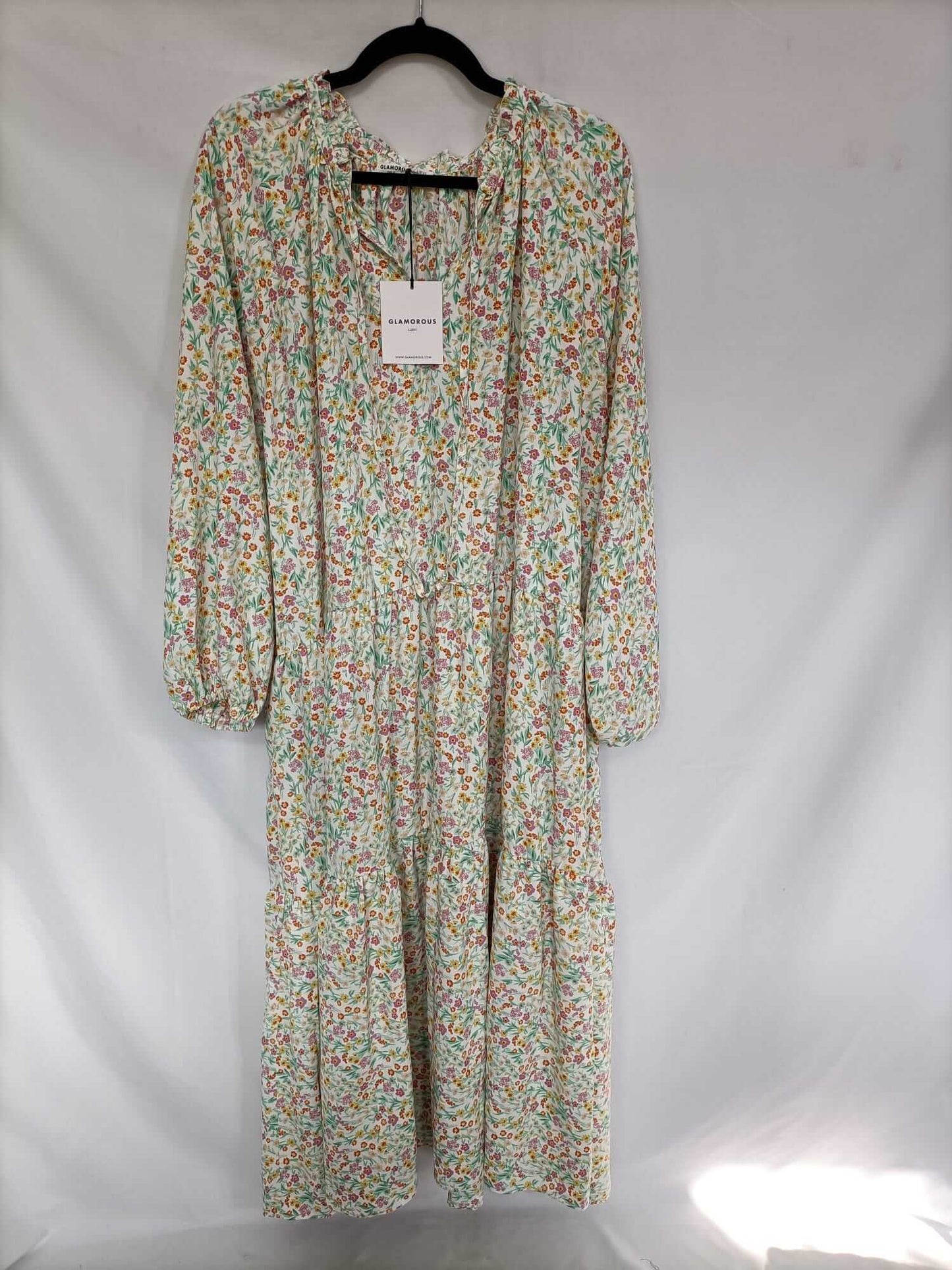 GLAMOROUS.Vestido largo beige T.52