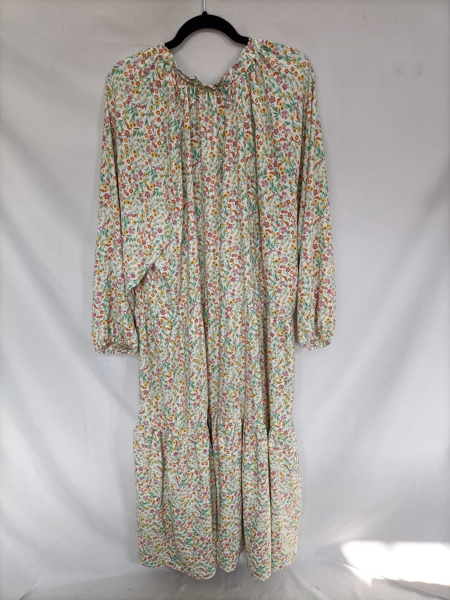 GLAMOROUS.Vestido largo beige T.52