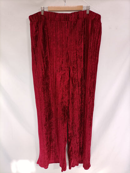 PRETTYLITTLEHING.Palazzo pleats T.52