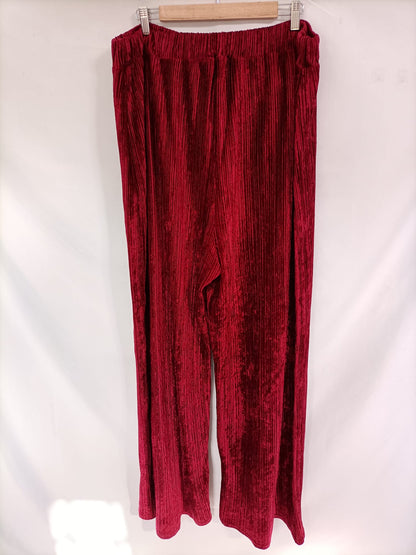 PRETTYLITTLEHING.Palazzo pleats T.52