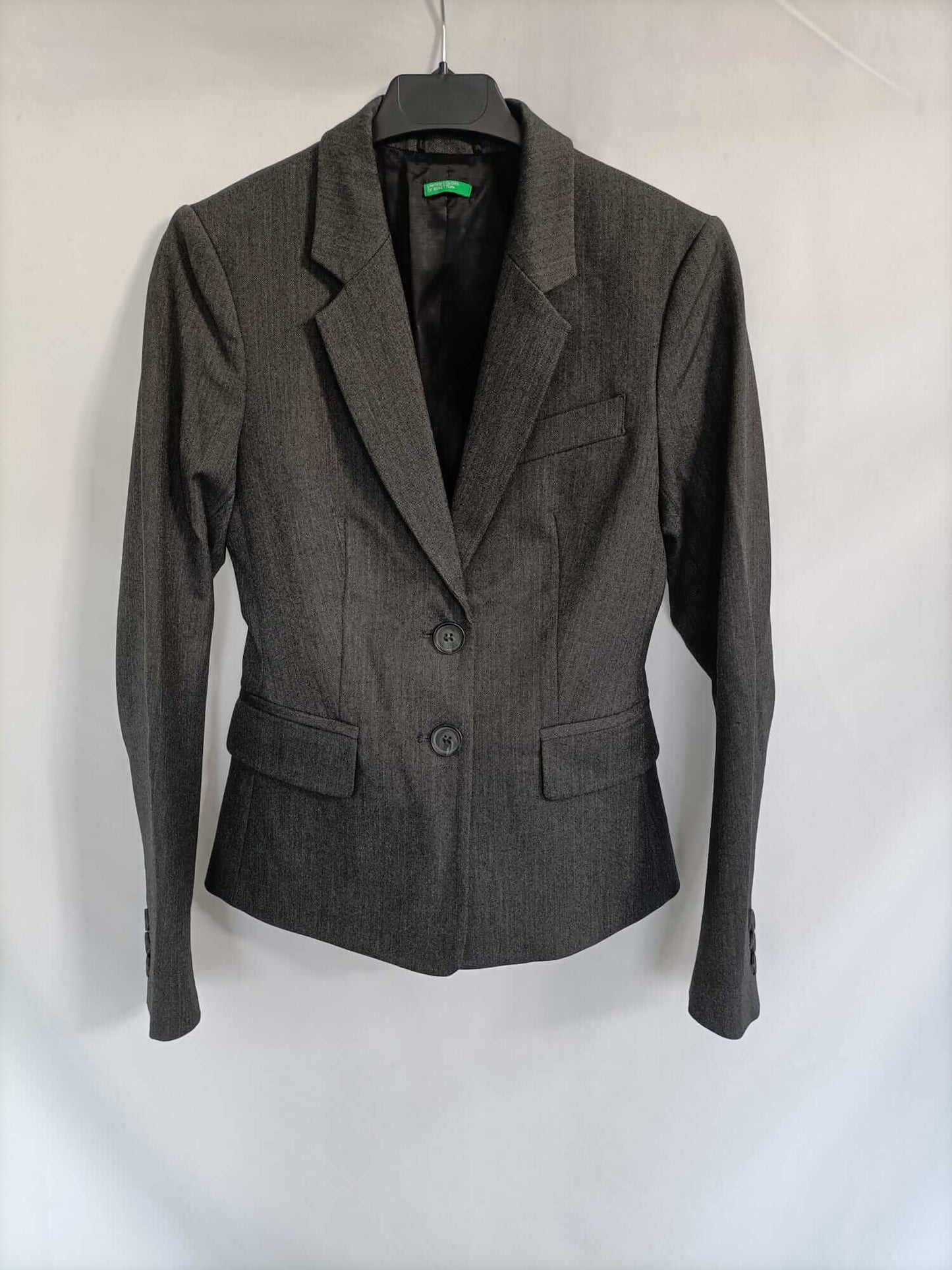 BENETTON. Blazer gris de espiga T.38