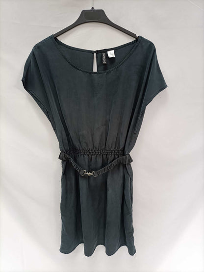 H&M. Vestido gris corto T.36