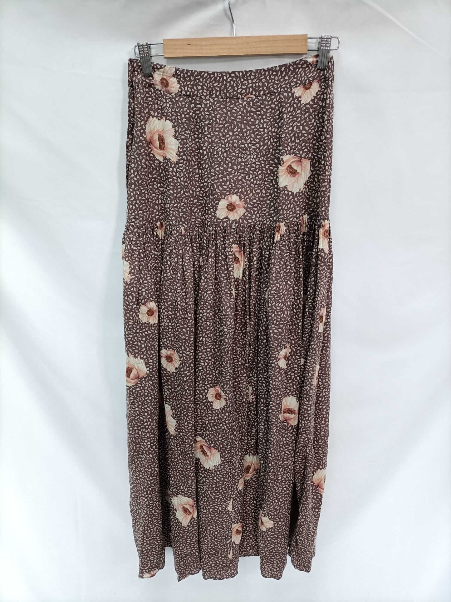 H&amp;M. Flowing long skirt S.34