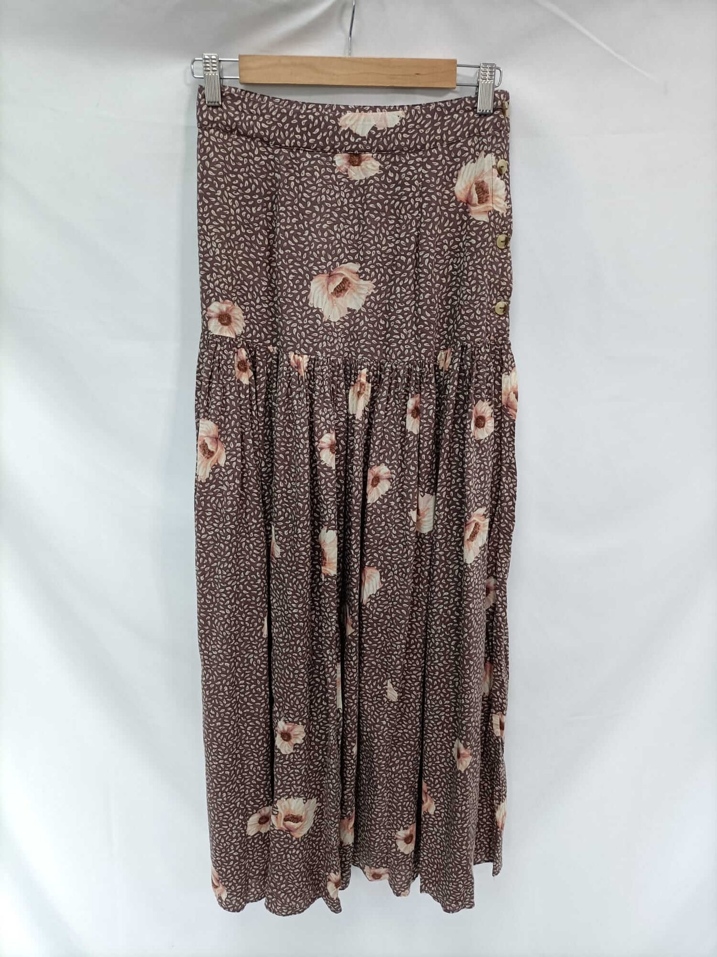 H&amp;M. Flowing long skirt S.34