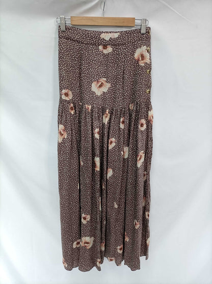 H&amp;M. Flowing long skirt S.34