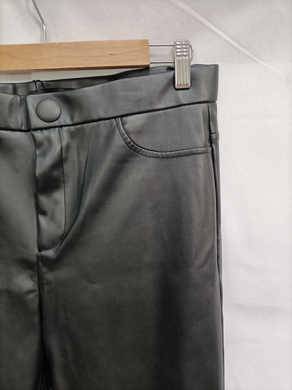 ZARA. Pantalón negro polipiel T.xl