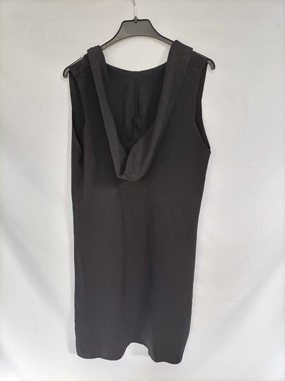 OTRAS. Chaleco punto negro Tu