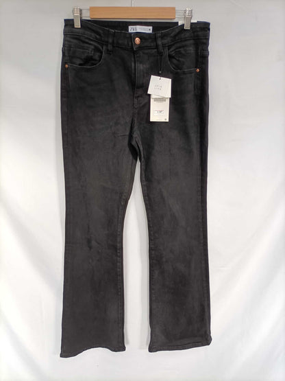 ZARA. Pantalón negro denim T.44