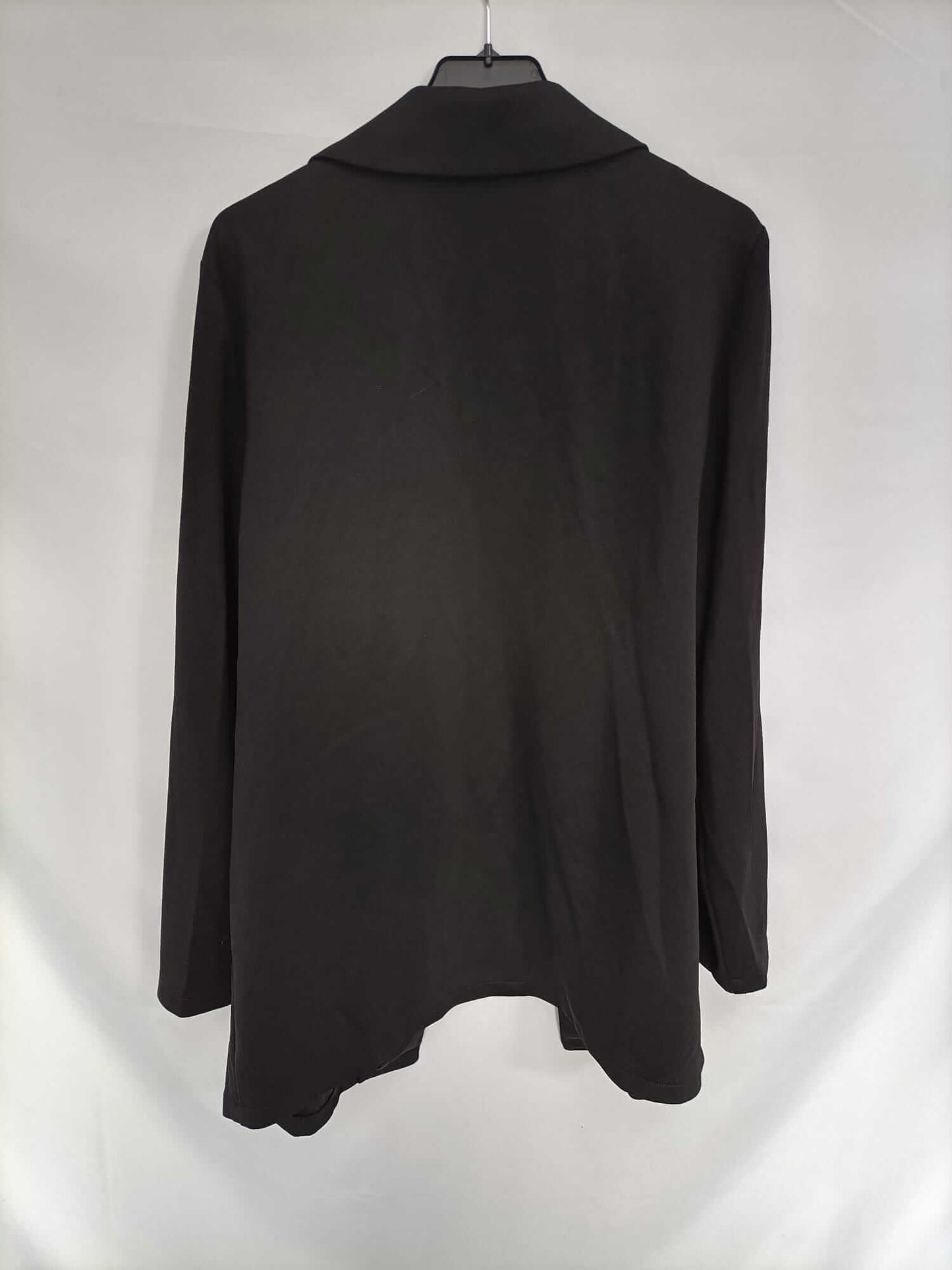 PRIMARK. Blazer negra fluida T.44