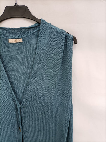 OTHERS. Blue knitted vest Your