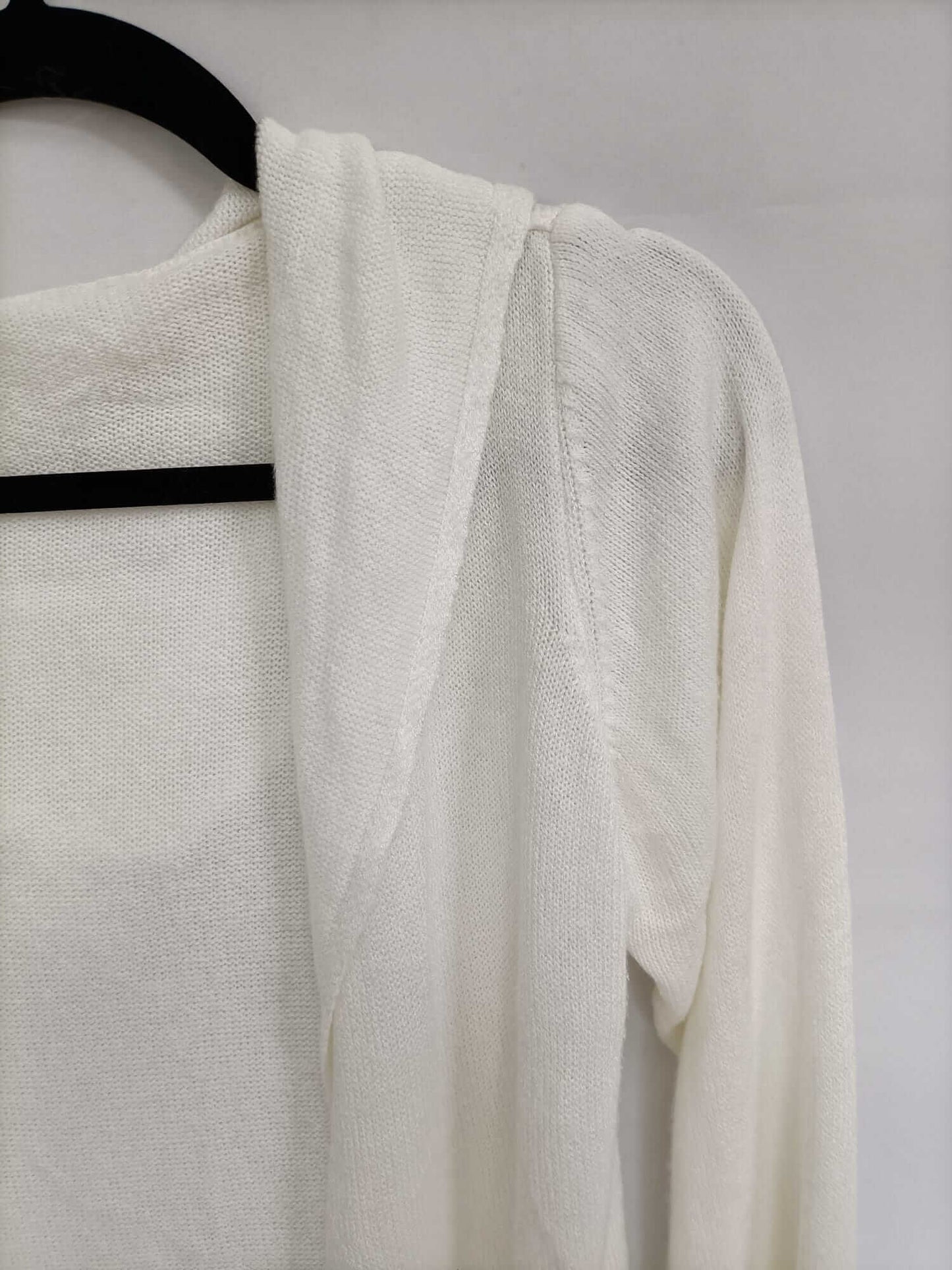 OTRAS. Cárdigan blanco capucha Tu