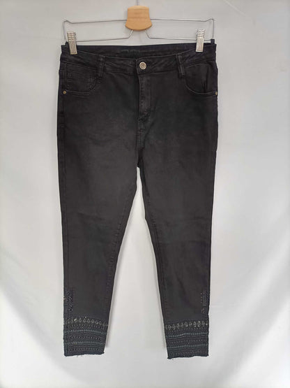 OTRAS. Pantalón denim negro tobillos T.xl