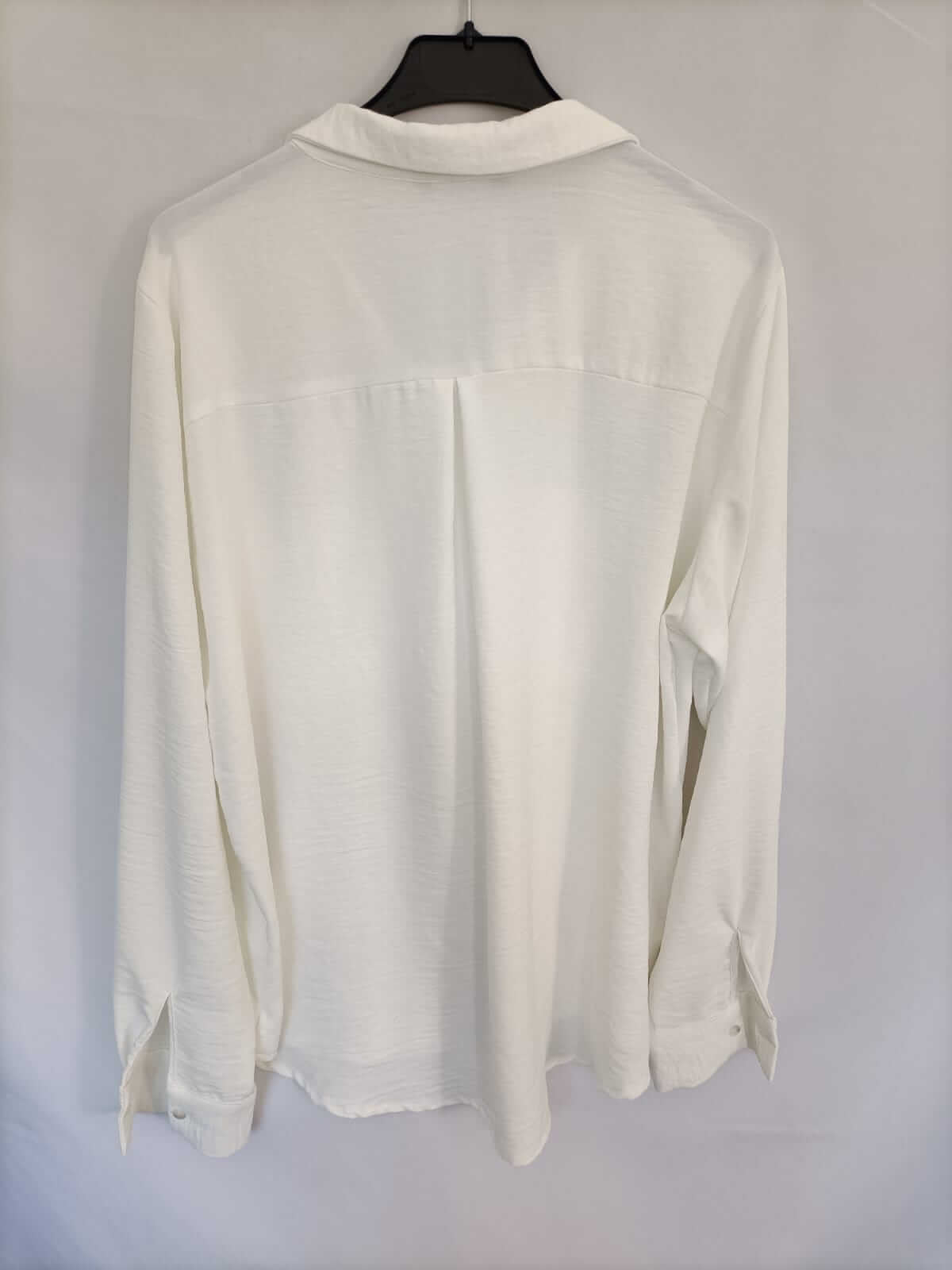 PRIVILEGE.Blusa blanca básica T.L/XL