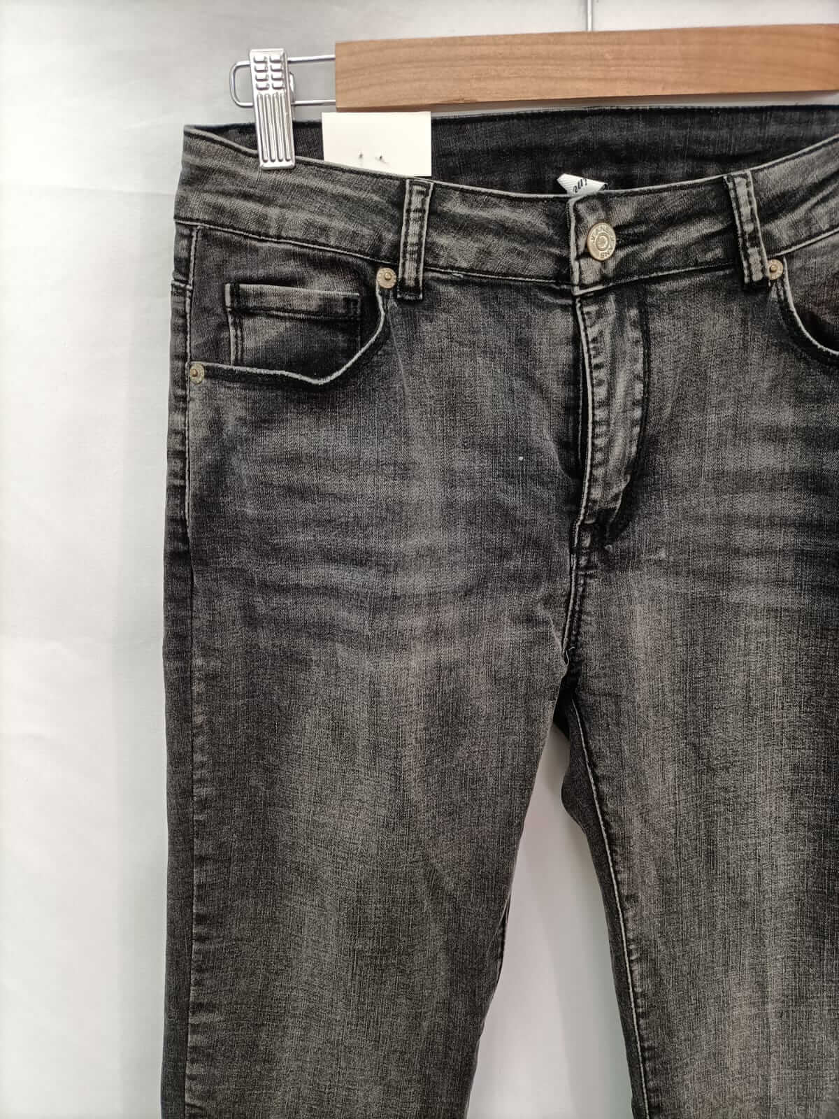 OTRAS.Pantalones denim campana negros T.L